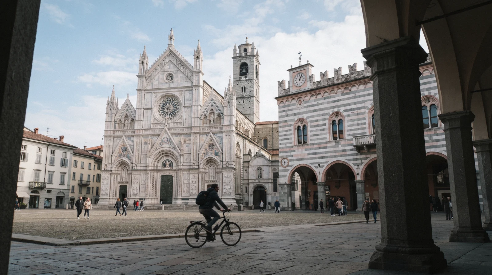 Piazza Duomo with the cathedral and the Broletto, the starting point for things to do in Como, Italy