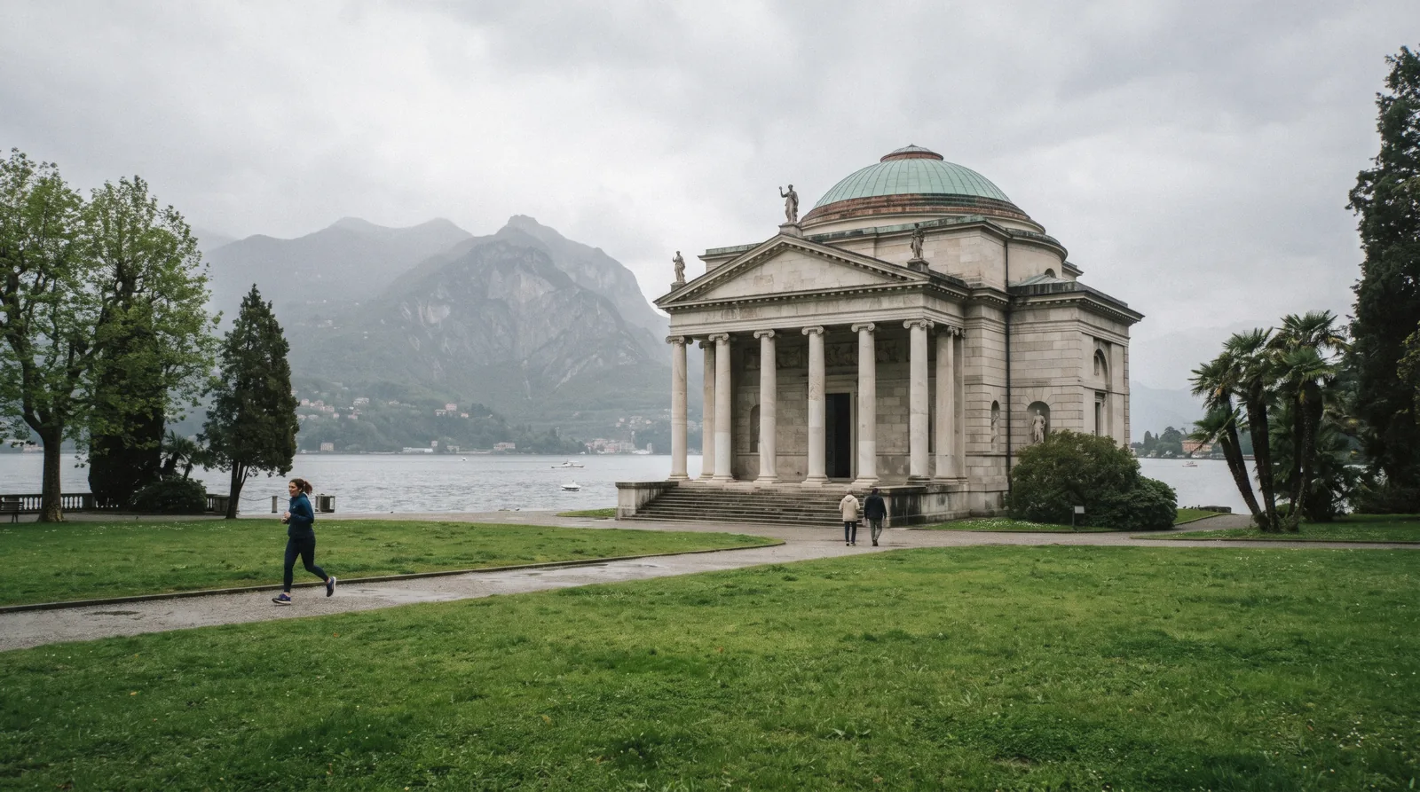 The Tempio Voltiano on the lakefront, one of the paid entries on this Como tickets guide